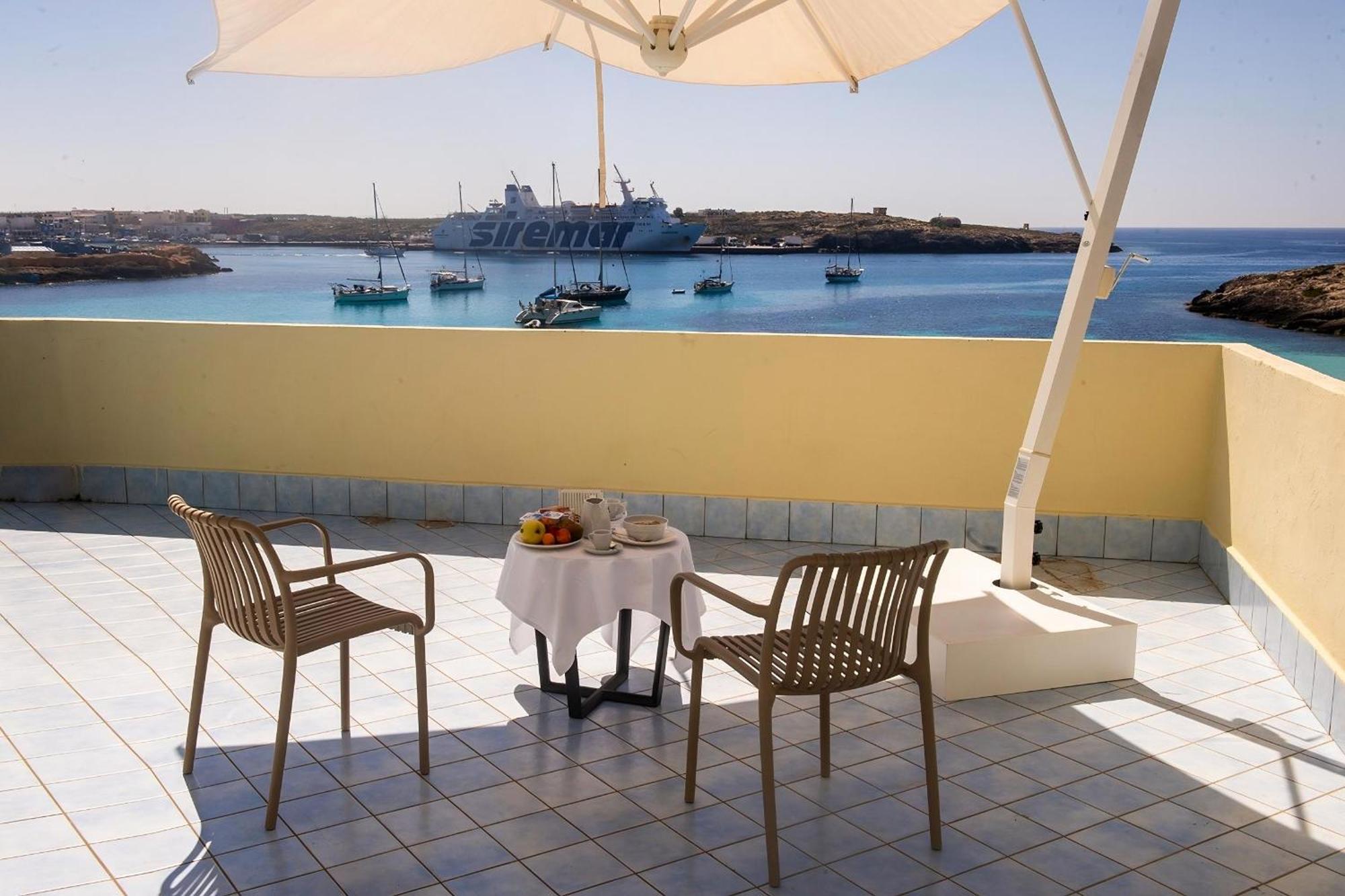 Hotel Baia Turchese 람페두사 외부 사진